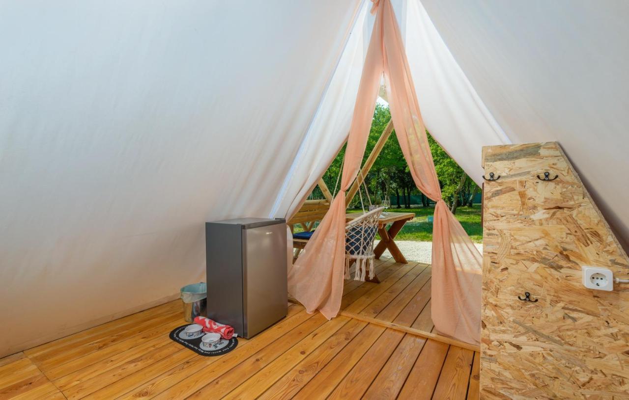 Eco Glamping- Fkk Nudist Camping Solaris 波雷奇 外观 照片